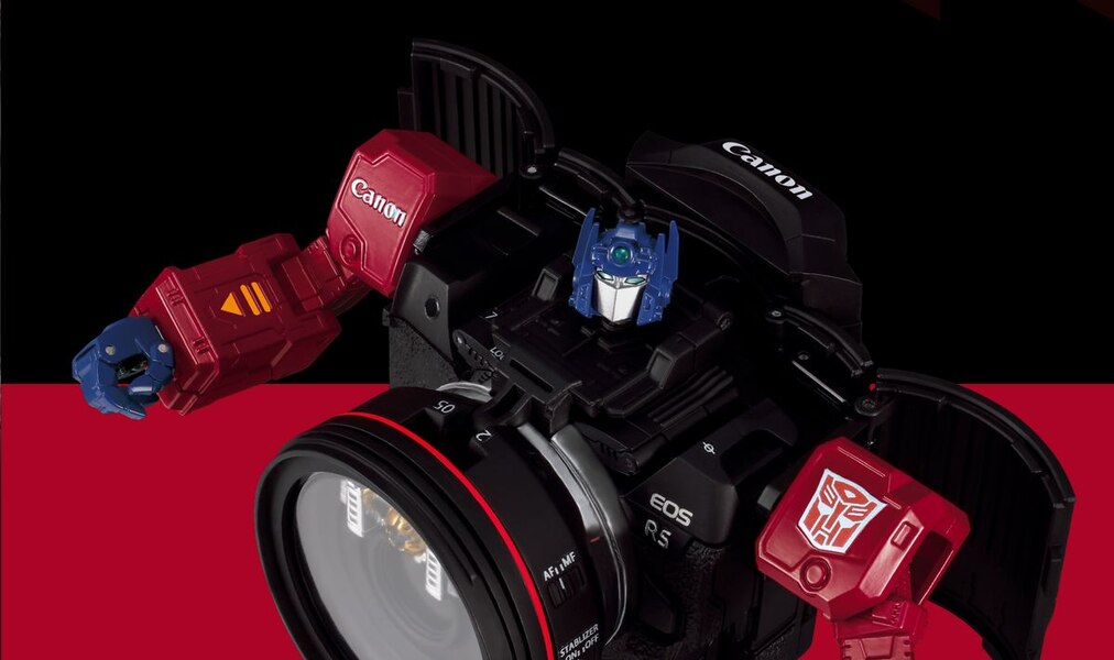 Takara TOMY Canon EOS R5 X TRANSFORMERS Optimus Prime Official Image  (18 of 23)